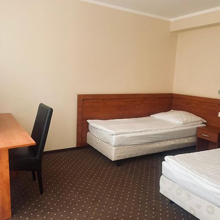 Papaver Hotel Ślesin Esterno foto