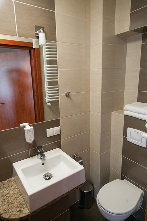 Papaver Hotel Ślesin Esterno foto